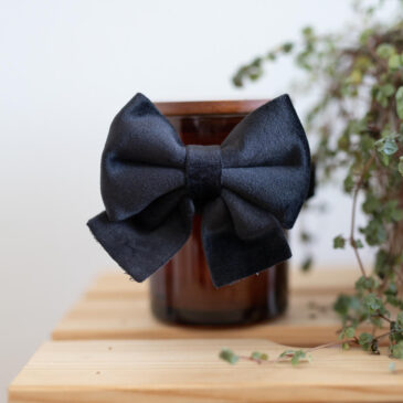 Velvet sailor bow tie black