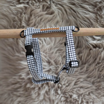Strap Harness Checkered Black